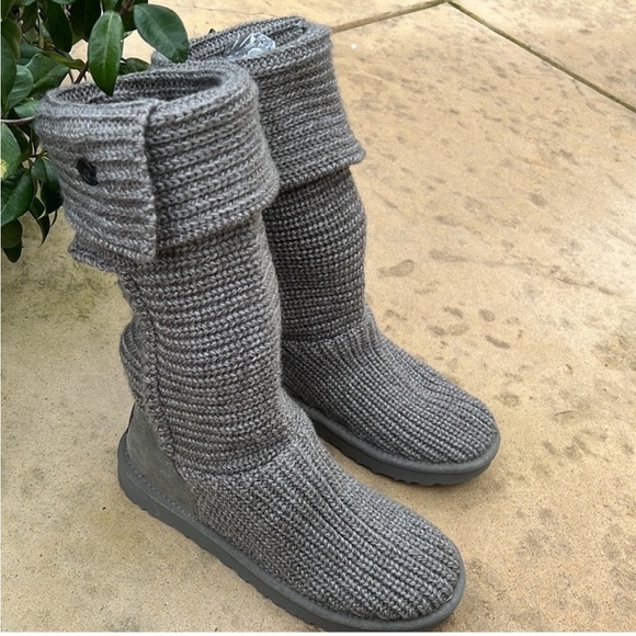 UGG Women's Classic Cardy Grey Knit Sweater Button Boot Size 8 - Picture 7 of 11